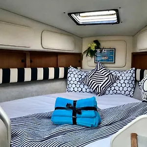 Yacht Experience Barcelona Hotel en barco